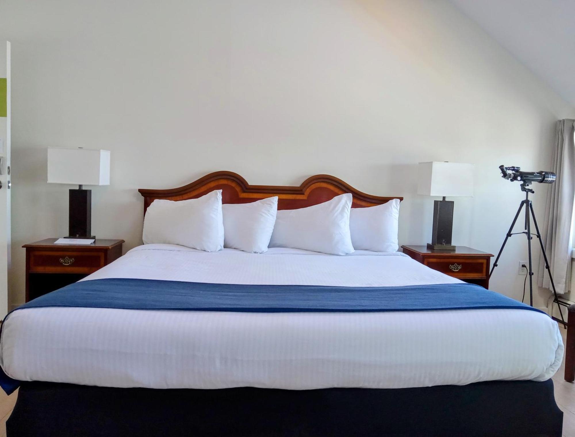Hotel Wolfe Island Marysville Bagian luar foto
