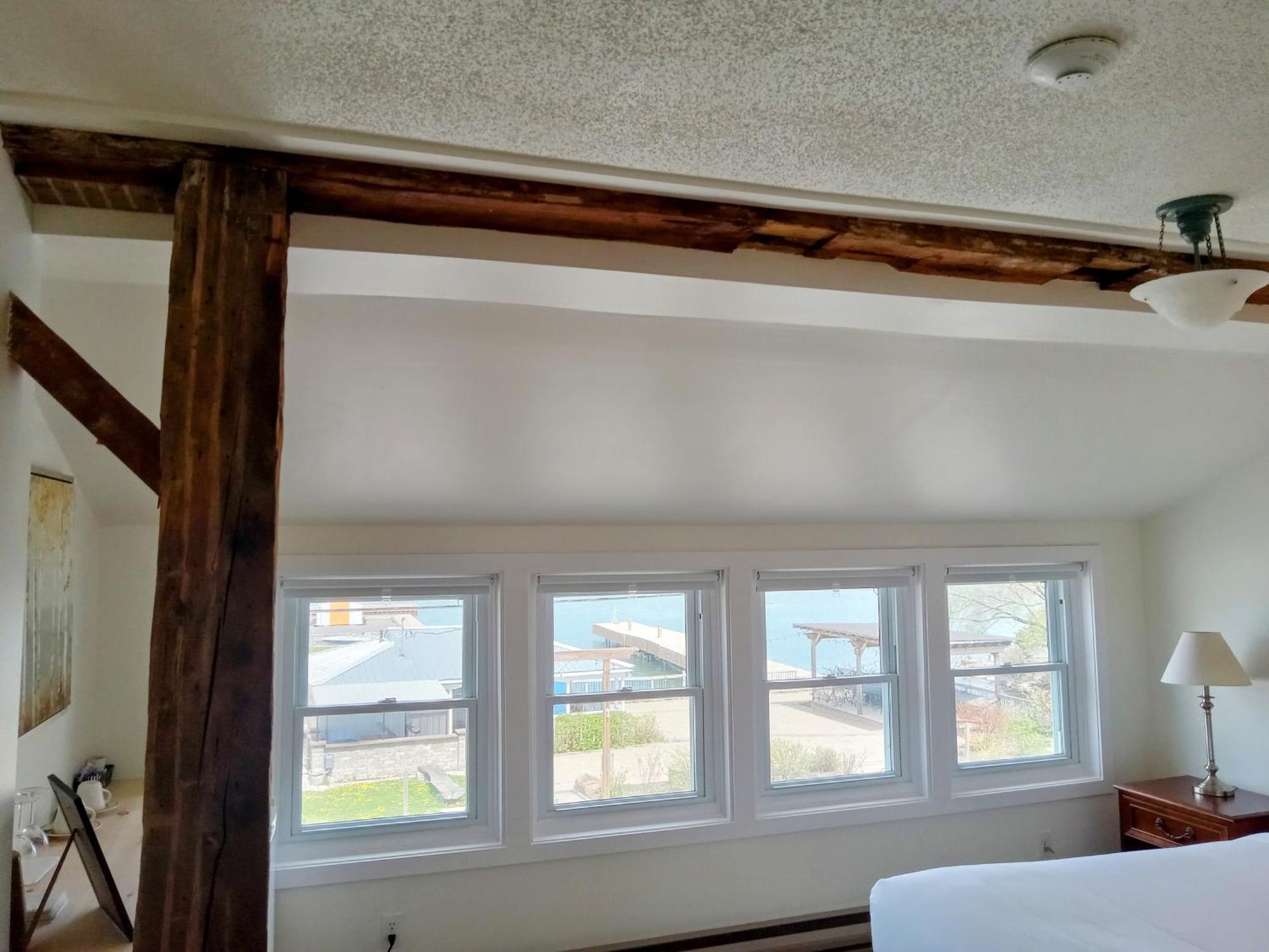 Hotel Wolfe Island Marysville Bagian luar foto