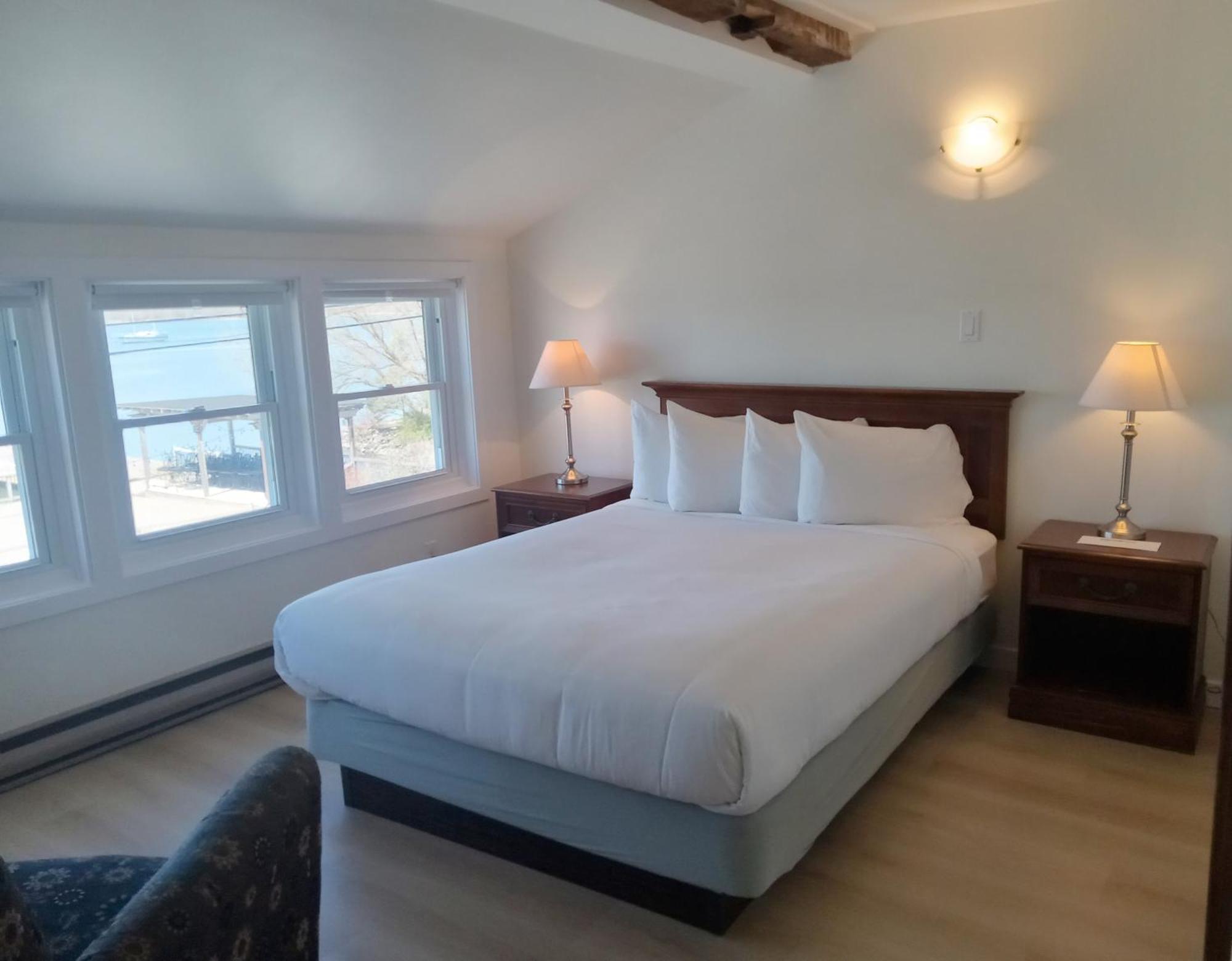 Hotel Wolfe Island Marysville Bagian luar foto
