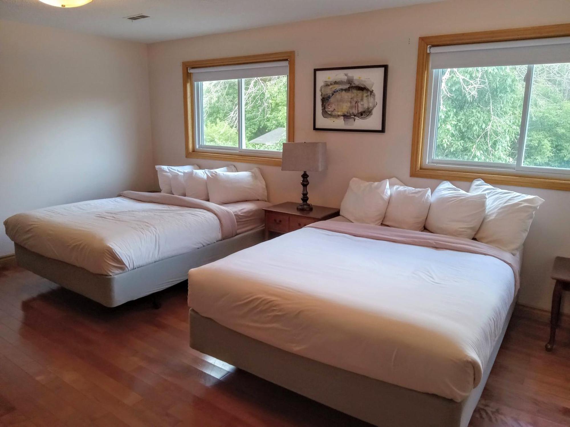 Hotel Wolfe Island Marysville Bagian luar foto
