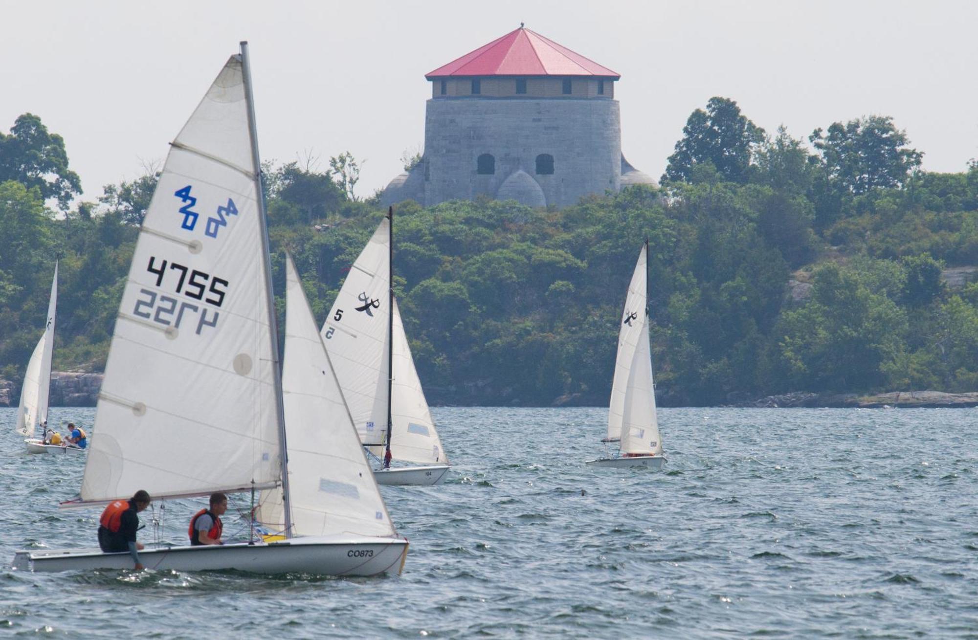 Hotel Wolfe Island Marysville Bagian luar foto