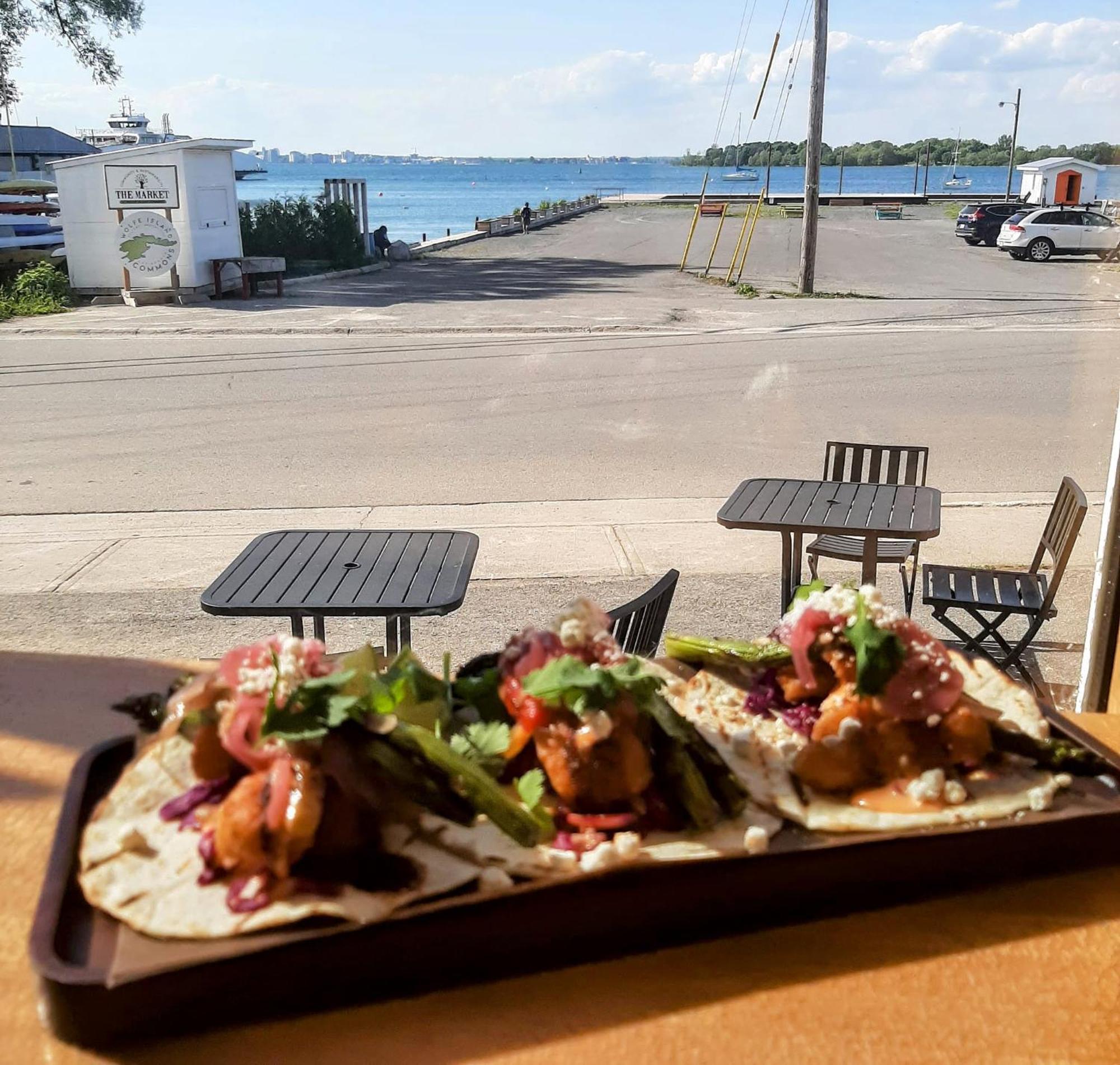 Hotel Wolfe Island Marysville Bagian luar foto